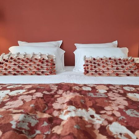 Sous La Houlette Bed & Breakfast Villers-la-Ville ภายนอก รูปภาพ